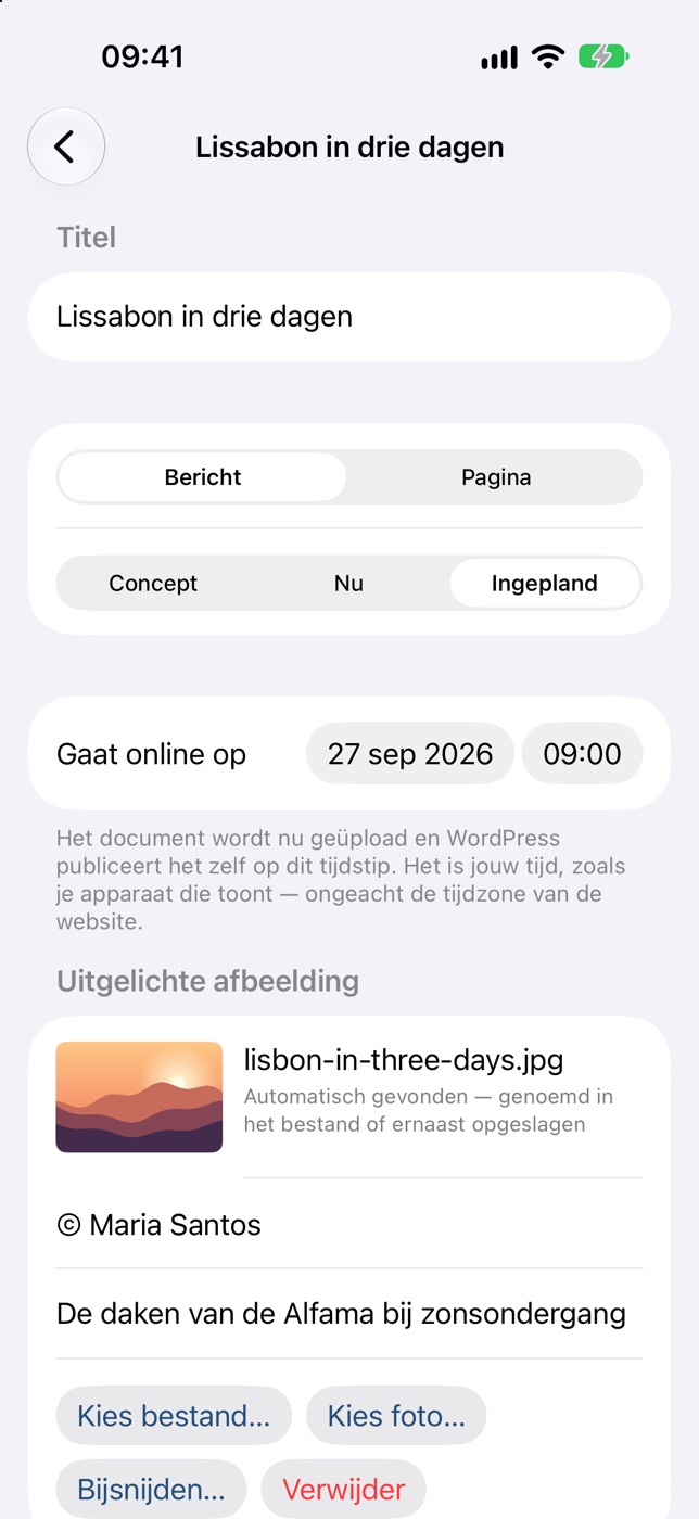 Een document op de iPhone op ‘Ingepland’ met het veld ‘Gaat online op’, datum en tijd.