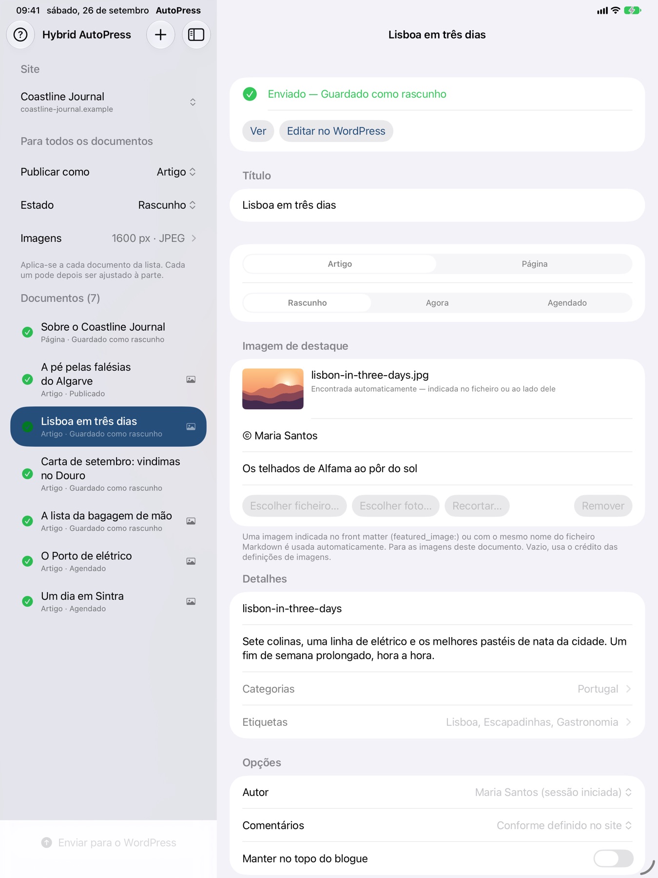 Hybrid AutoPress no iPad: os sete documentos enviados, o artigo selecionado guardado como rascunho.